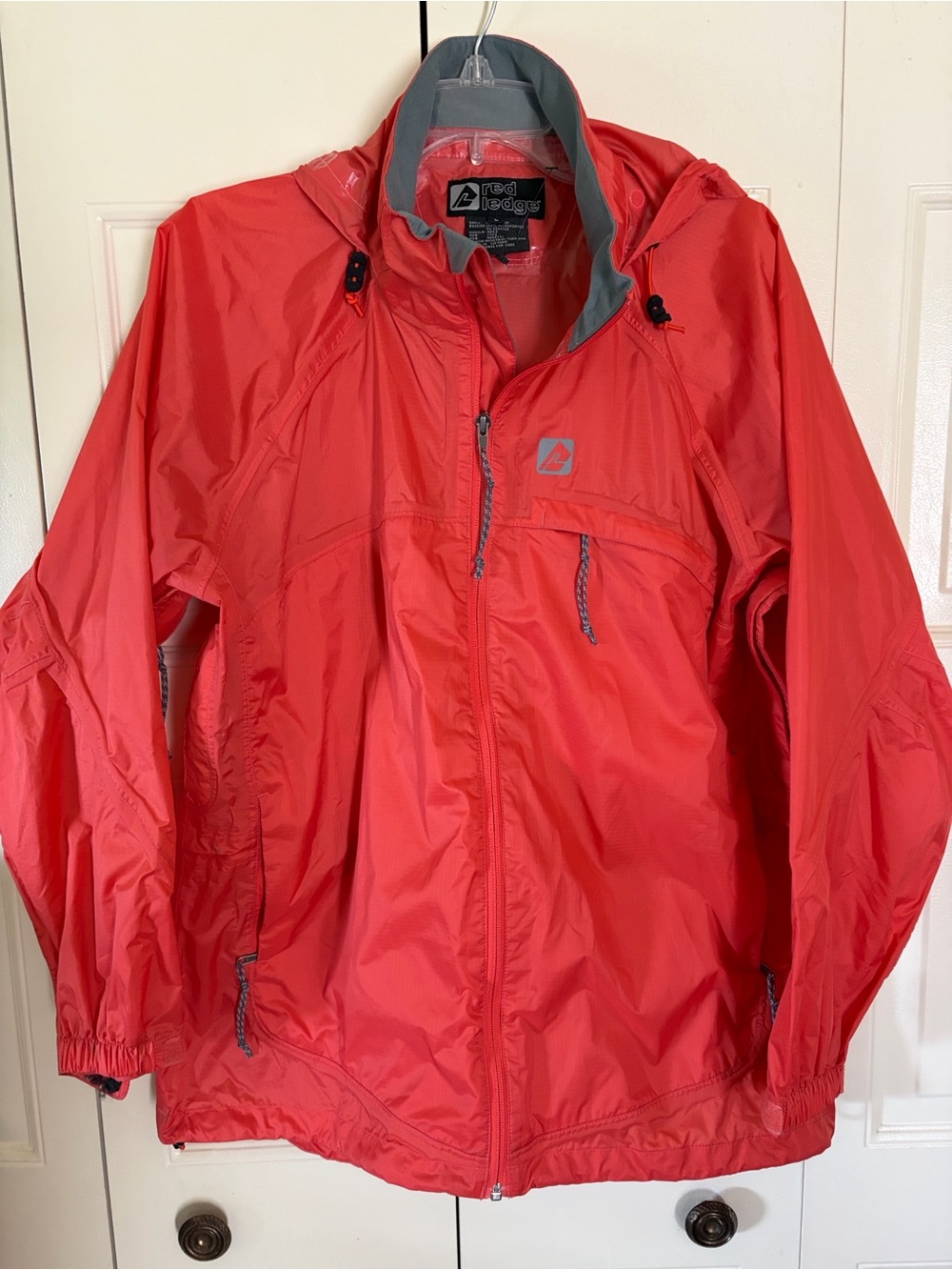 Red ledge Men’s Hiking Hooded Jacket Lightweight Cinch Rain Pockets Utility Sz L